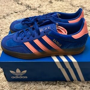 Adidas womens gazelle indoor sneaker. Blue. Pink. Size 6. New in box.